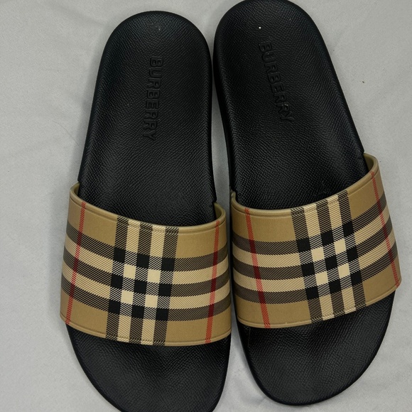 Burberry Slides - Picture 1 of 3